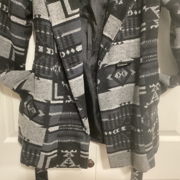 Women’s Jacket - Picture 4 of 4